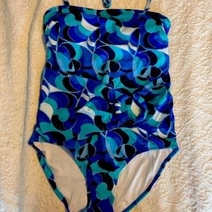 Women’s bathing suit